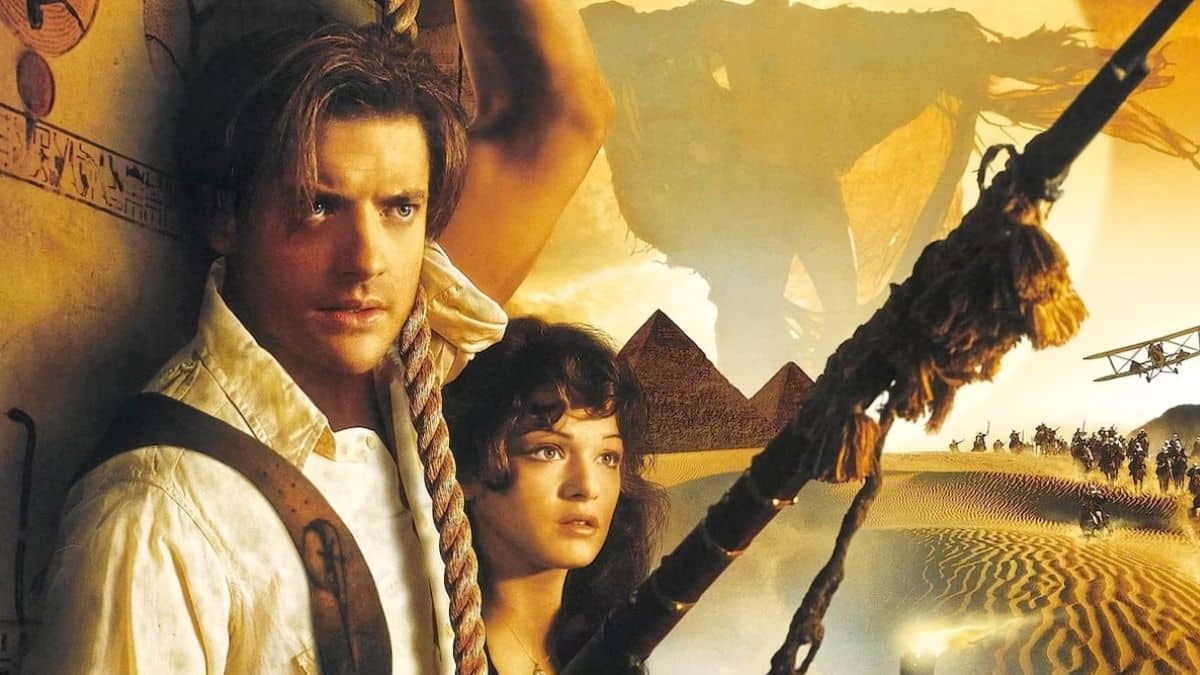 Brendan Fraser y Rachel Weisz como Rick O'Connell y Evelyn Carnahan en el póster de La Momia (1999).