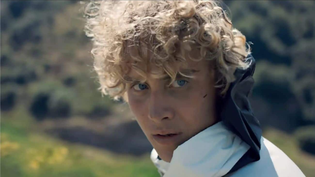 Escena de Los Juegos del Hambre Amanecer en la Cosecha mostrando el origen de Haymitch